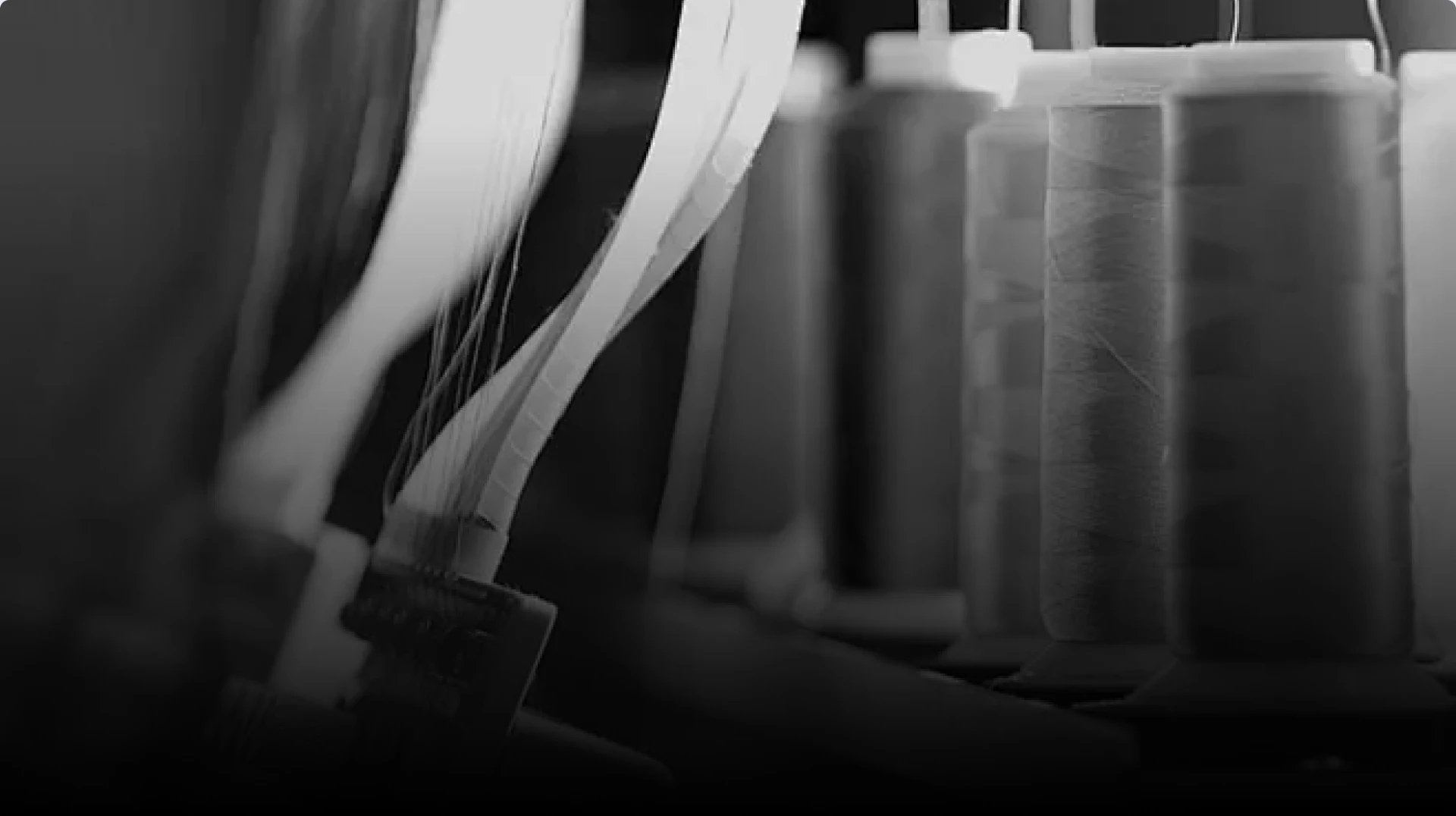 Qianqiu team working on knitwear